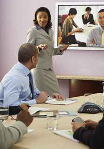 اذا كنت معلمة.. اليك 3 اطلالات لتتنوعي بمظهرك!! 