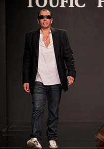 توفيق حطب: اليسا شيطانة باختيار ازيائها واحب السكسي على المرأة! 