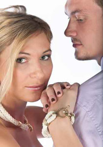 اليك طرق رومانسية ايها الشاب لتطلب يد فتاة احلامك!!