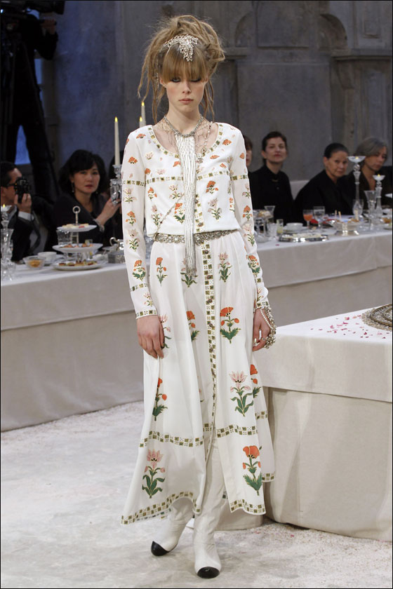 اليكم ازياء شانيل المستوحاه من الهند!