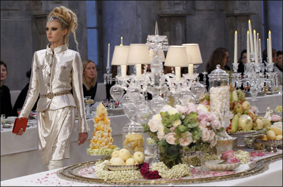 اليكم ازياء شانيل المستوحاه من الهند!