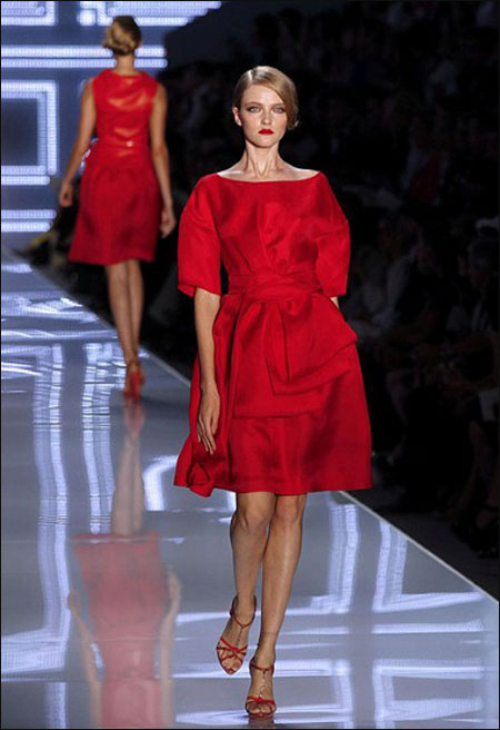 بالصور: ازياء ربيع صيف 2012 تعرضها دار ديور للازياء في بلريس