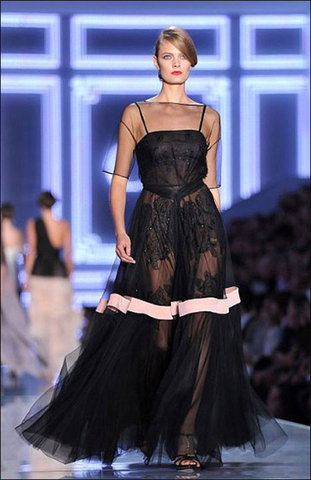بالصور: ازياء ربيع صيف 2012 تعرضها دار ديور للازياء في باريس
