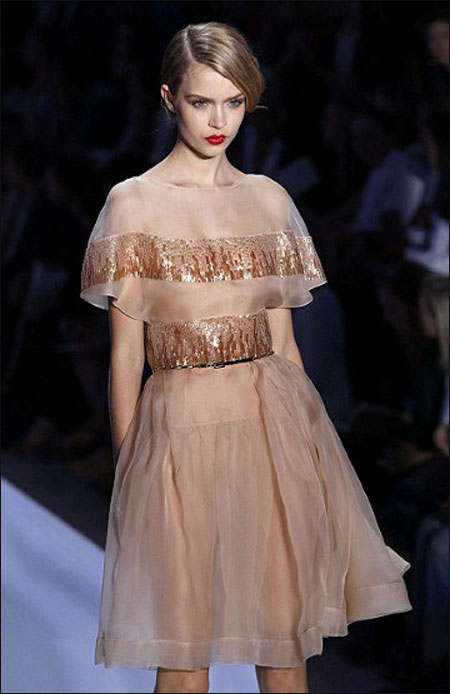 بالصور: ازياء ربيع صيف 2012 تعرضها دار ديور للازياء في باريس