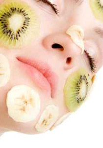 اليك بعض العلاجات الطبيعية لاعادة الجاذبية لبشرتك!