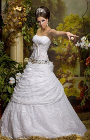 صالون ابراهيم: اللون العسلي والنحاسي تاج على رأس موضة صيف 2012