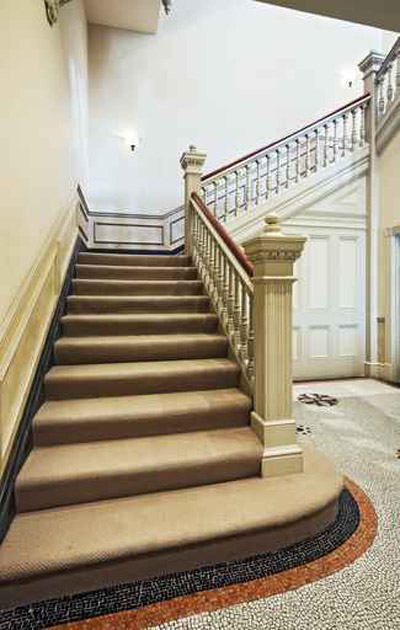 درج المنزل بستايل عصري يناسب جميع الاذواق!