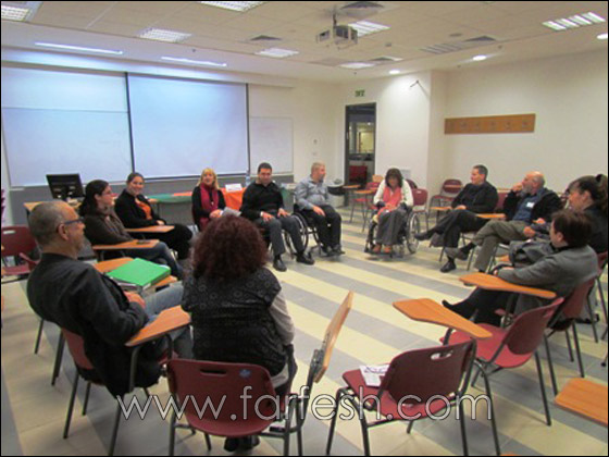 المنارة تشارك في مؤتمر مميز حول الإعاقة والفقر في كلية تل حاي