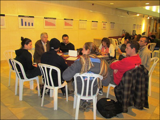 المنارة تشارك في مؤتمر مميز حول الإعاقة والفقر في كلية تل حاي