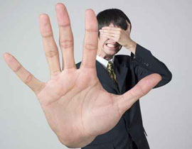 ما هي أعراض الوسواس القهري؟ وكيف نعالجه؟