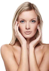 اليك 10 طرق سهلة لتحضير قناع منزلي لتبييض بشرتك!