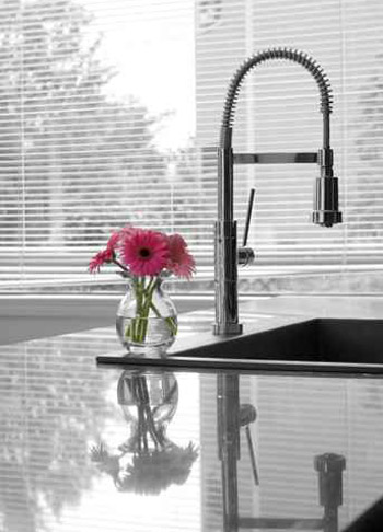 اليك بعض الطرق لتزيين منزلك بزهور القرنفل..