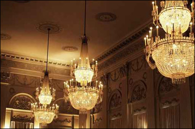 بالصور.. ثريات مختلفة منها الكلاسيكية ومنها العصرية!