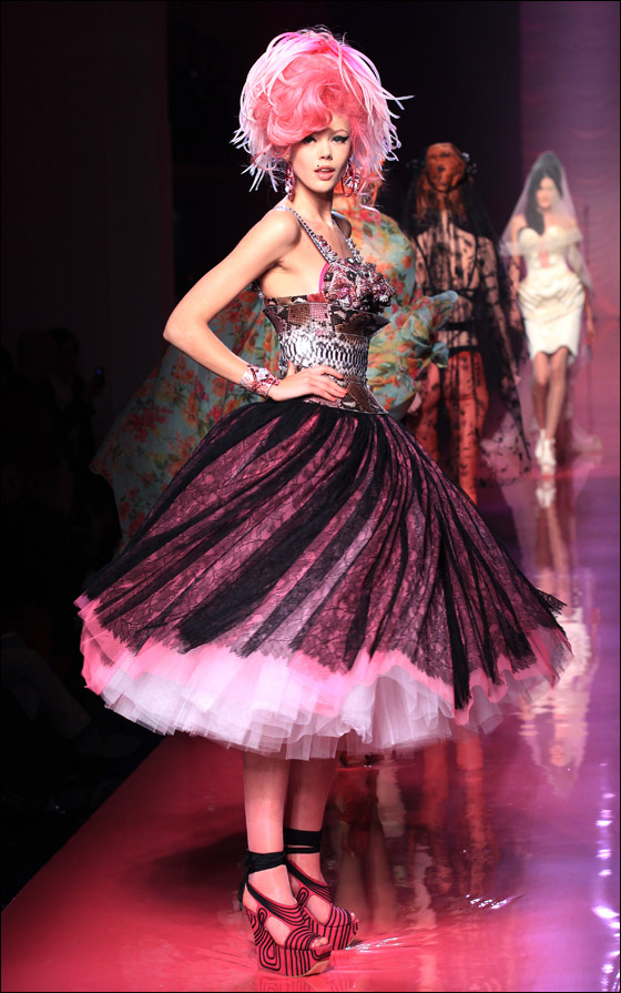 اليكن اجدد الصور في معرض فرنسا للازياء!