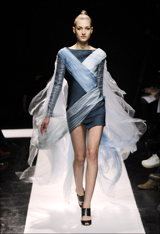 اليكن اجدد الصور في معرض فرنسا للازياء!