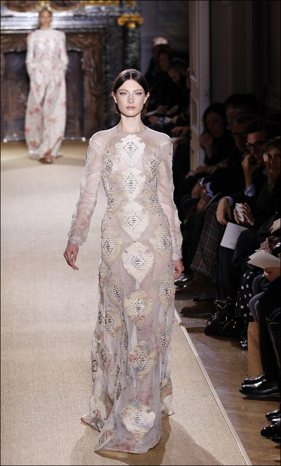 اليكن اجدد الصور في معرض فرنسا للازياء!