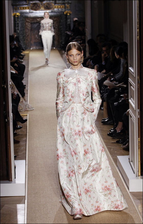 اليكن اجدد الصور في معرض فرنسا للازياء!