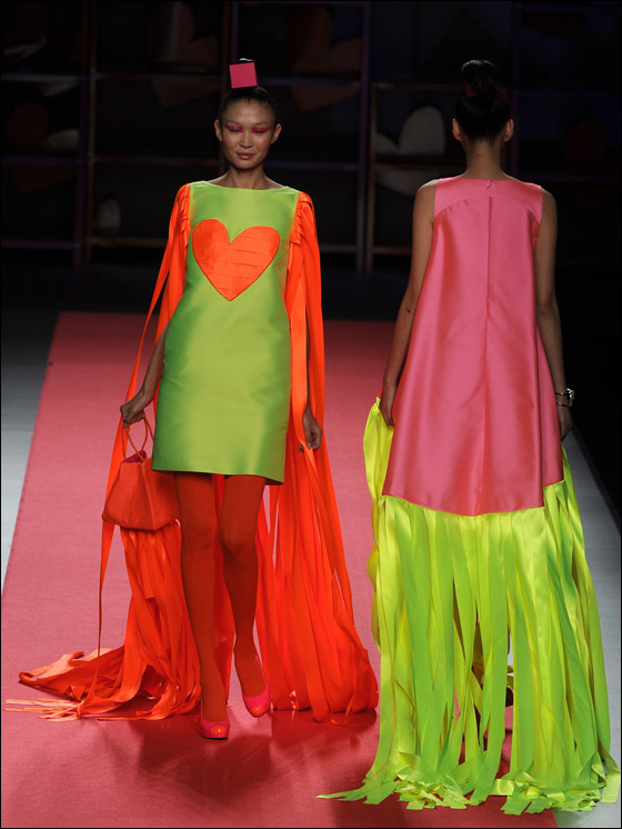 احدث الازياء الغريبة الاسبانية مقدمة من برادا!