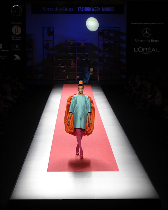 احدث الازياء الغريبة الاسبانية مقدمة من برادا!