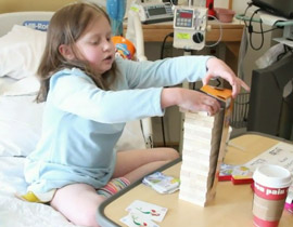 طفلة تخضع لعملية فريدة من نوعها لزراعة ستة اعضاء بالتزامن معا!