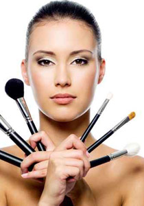 سيدتي.. اليك أفضل حيل الماكياج لإخفاء مشاكل البشرة!