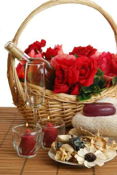 نقدم اكثر الافكار رومانسية لتزيين طاولة العشاق في عيد الحب!