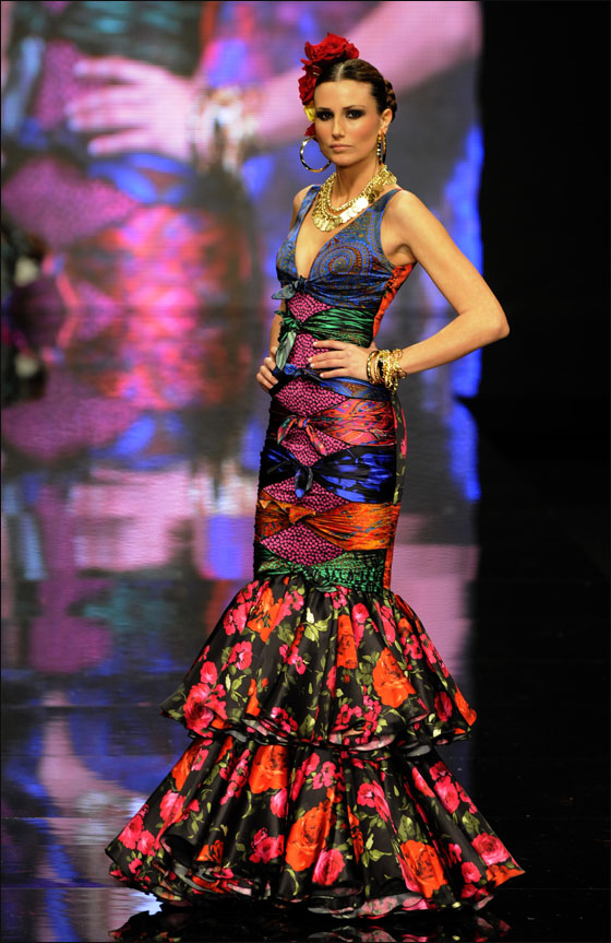 اليكم احدث ازياء الفلمنكو بالحلة الحمراء!