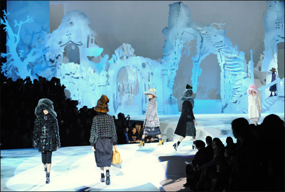 نقدم لكم احدث صيحات الازياء "الثلجية" لعام 2012!