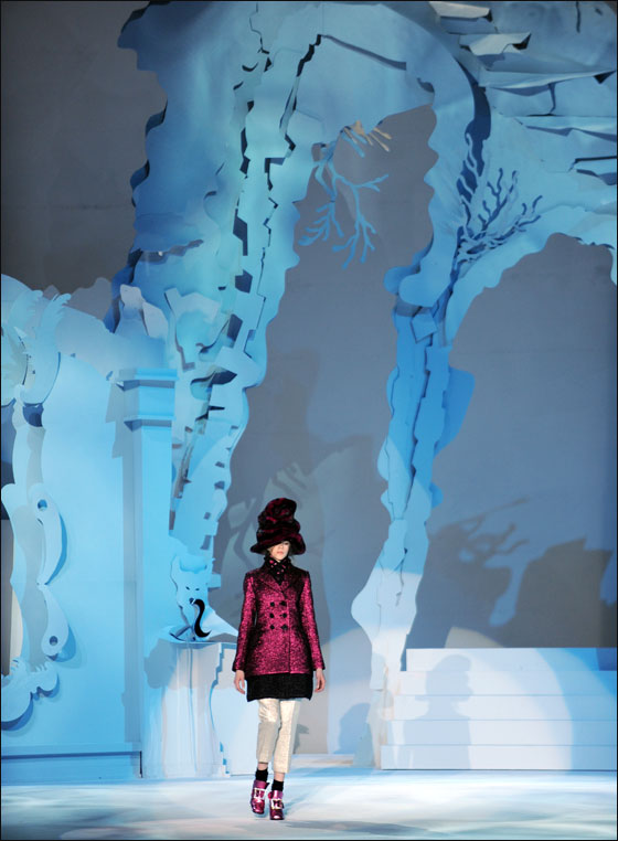 نقدم لكم احدث صيحات الازياء "الثلجية" لعام 2012!