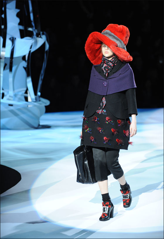 نقدم لكم احدث صيحات الازياء "الثلجية" لعام 2012!