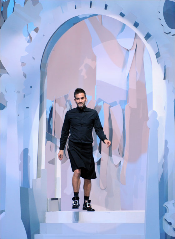 نقدم لكم احدث صيحات الازياء "الثلجية" لعام 2012!