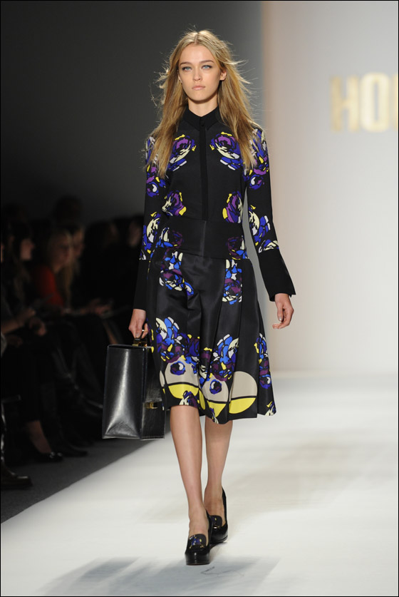 اسبوع الموضة في نيويورك يشهد وفيات وفضائح وسقوط عارضات!