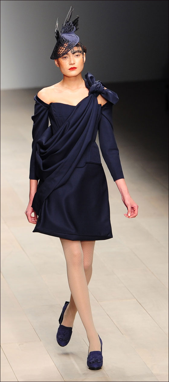 اسبوع الموضة في لندن في احدث عروضه لخريف 2012! 