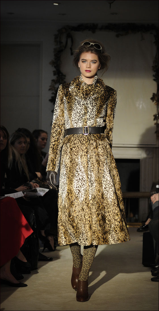 اسبوع الموضة في لندن في احدث عروضه لخريف 2012! 