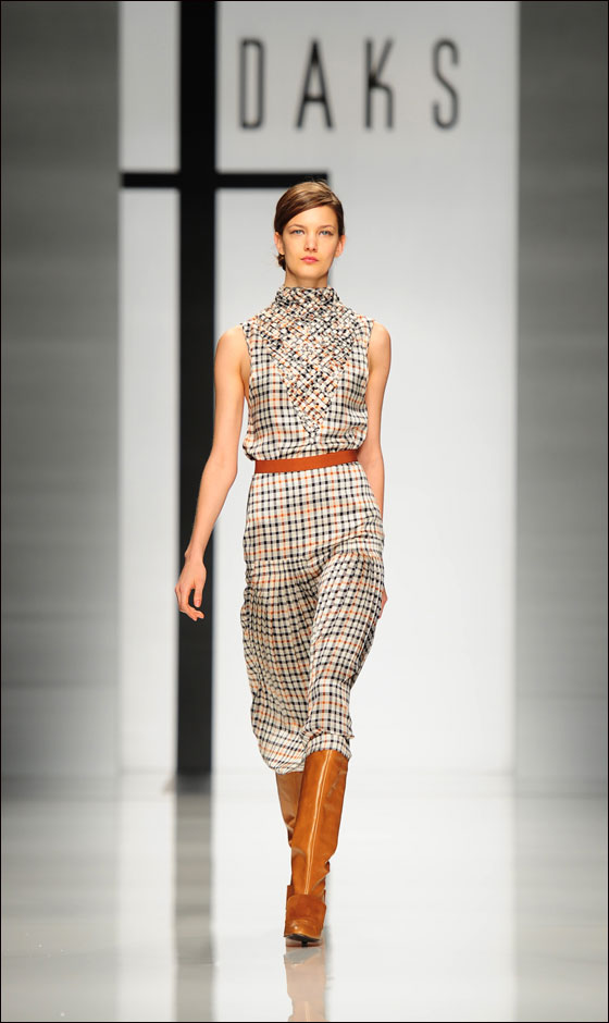 اسبوع الموضة في لندن في احدث عروضه لخريف 2012! 