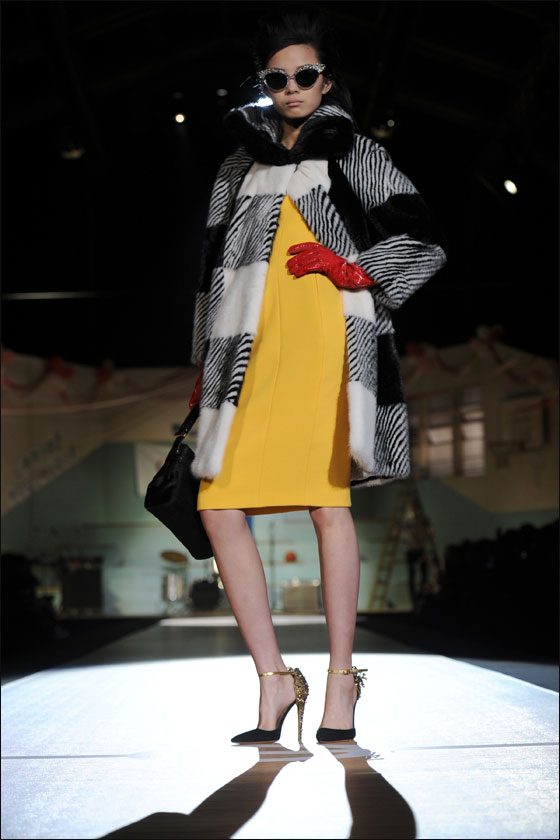 بالصور.. احدث ازياء اسبوع الموضة الايطالي!!