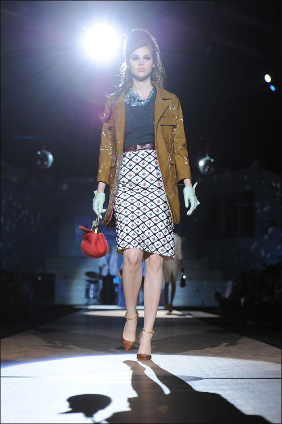 بالصور.. احدث ازياء اسبوع الموضة الايطالي!!