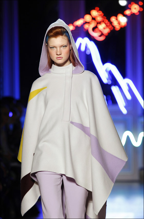 نقدم لكم تصاميم يابنانية مطرزة لشتاء وخريف 2012!