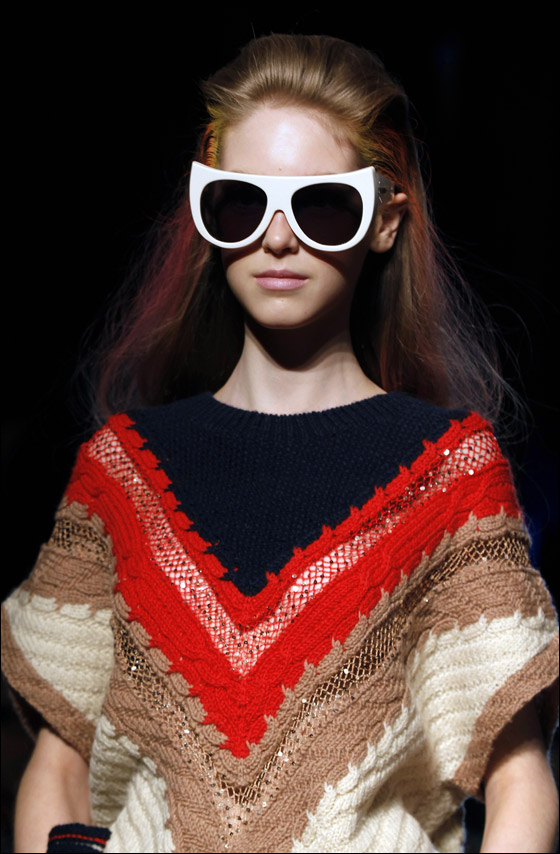 نقدم لكم تصاميم يابنانية مطرزة لشتاء وخريف 2012!