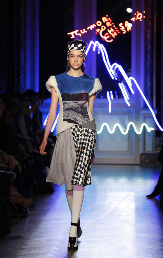 نقدم لكم تصاميم يابنانية مطرزة لشتاء وخريف 2012!