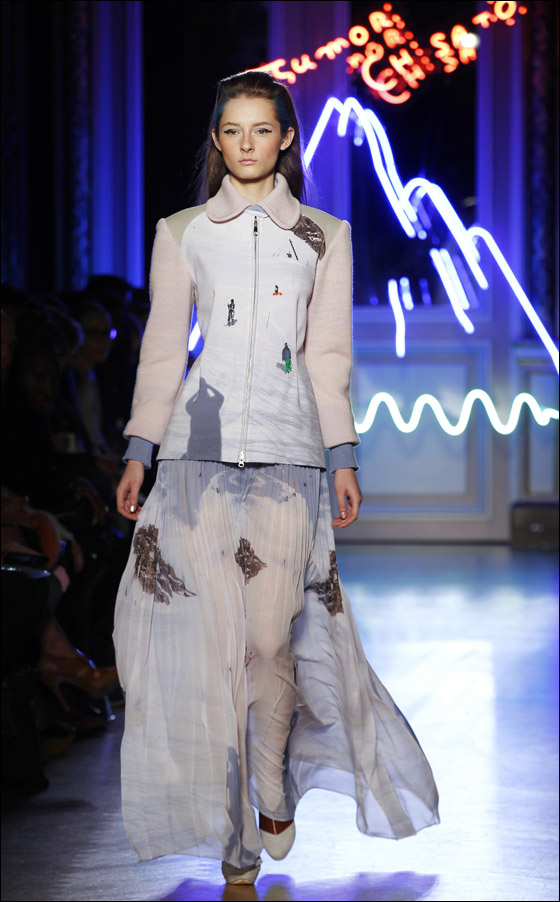 نقدم لكم تصاميم يابنانية مطرزة لشتاء وخريف 2012!