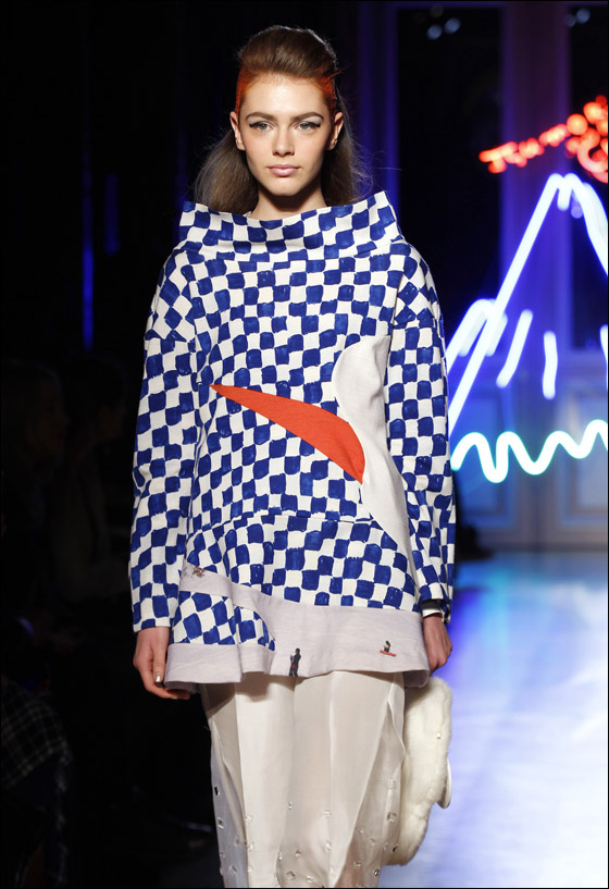 نقدم لكم تصاميم يابنانية مطرزة لشتاء وخريف 2012!