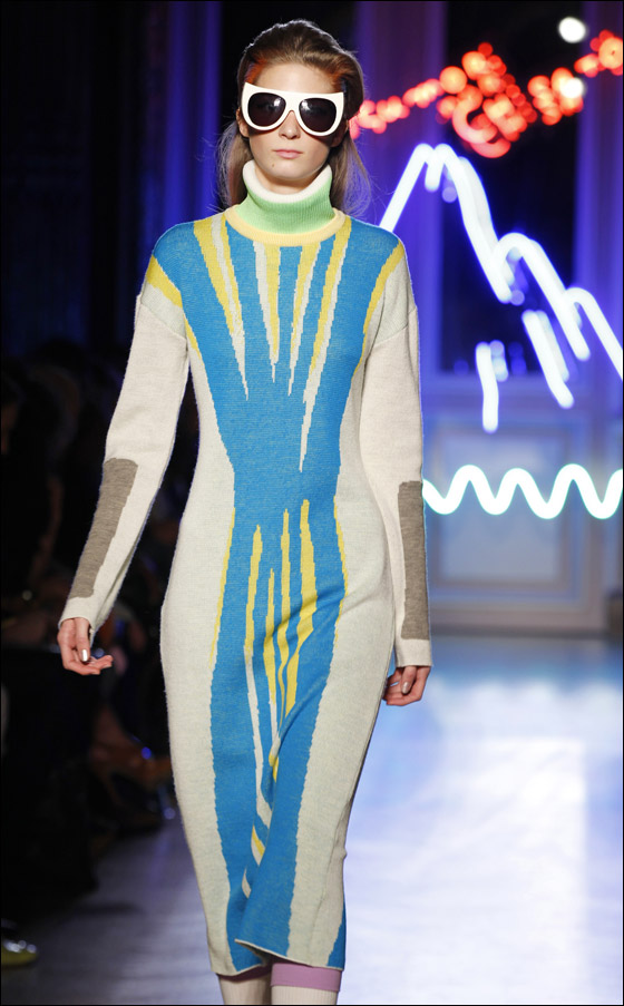 نقدم لكم تصاميم يابنانية مطرزة لشتاء وخريف 2012!