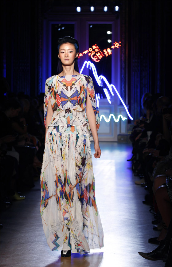 نقدم لكم تصاميم يابنانية مطرزة لشتاء وخريف 2012!