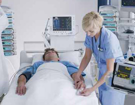 المتزوجون اكثر حظا بالبقاء احياء بعد الجراحة من العازبين! 