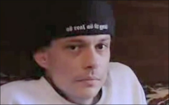 رجل بنصف جسد يمارس نشاطاته اليومية على اكمل وجه!