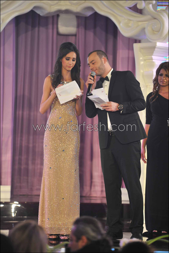 بالصور.. تتويج ملكة جمال الجامعة الاميركية للثقافة وال