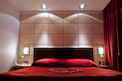 غرف نوم باللوم الاحمر.. صرخة جديدة في عالم الديكور!