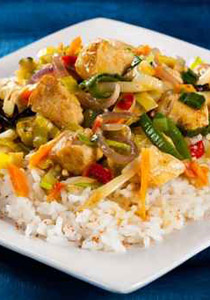 لمحبي الاطعمة الصينية.. اليكم الدجاج المطهو بالطريقة الصينية!