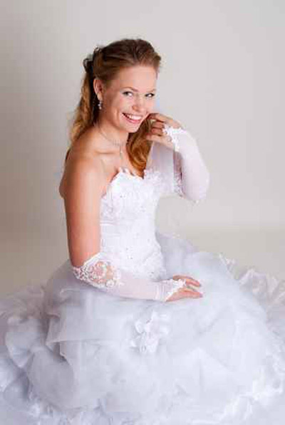 نقدم مجموعة خلابة من فساتين الزفاف لاجمل يوم في حياتك!